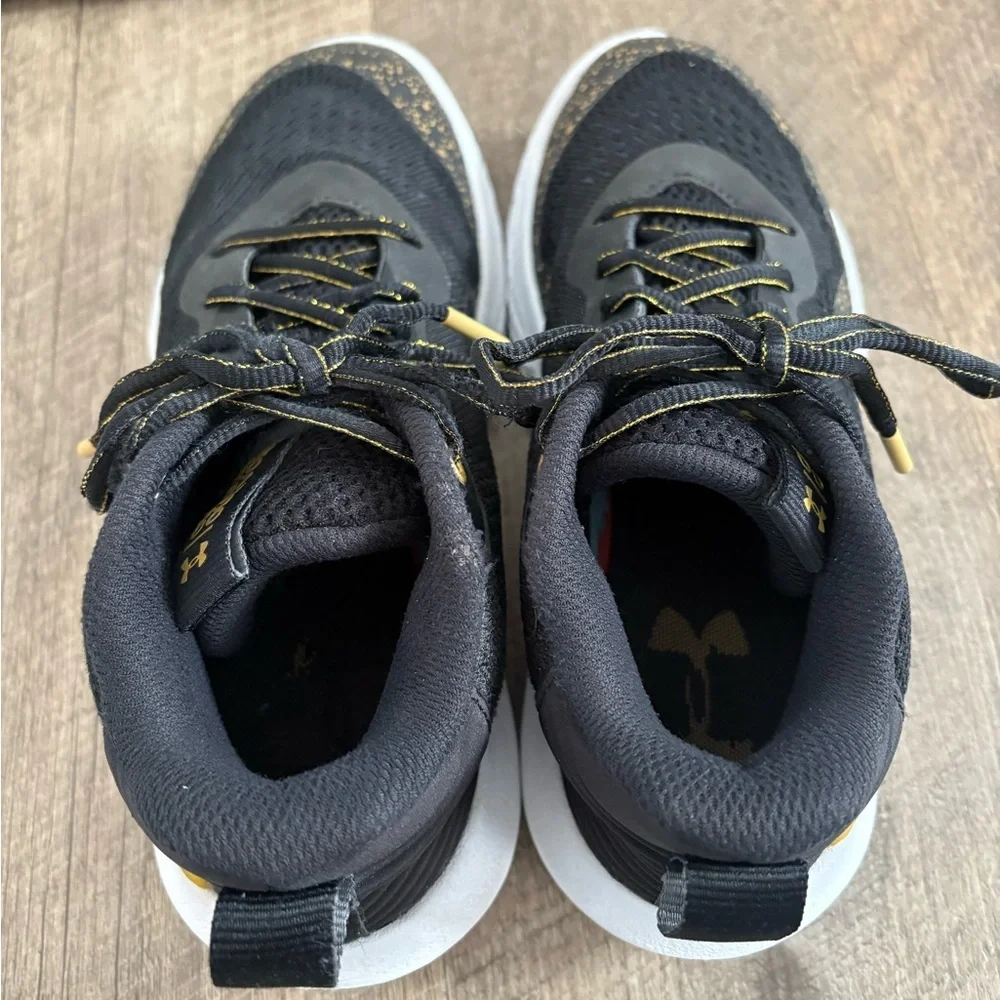 Under Armour barley worn